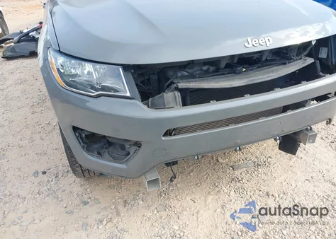 2020 Jeep Compass Limited 4X4 z USA, uszkodzony, nr VIN 3C4NJDCB6LT132386